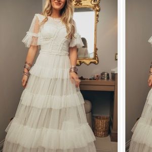 NWT Ivy City Co White Whimsical Maxi Dress